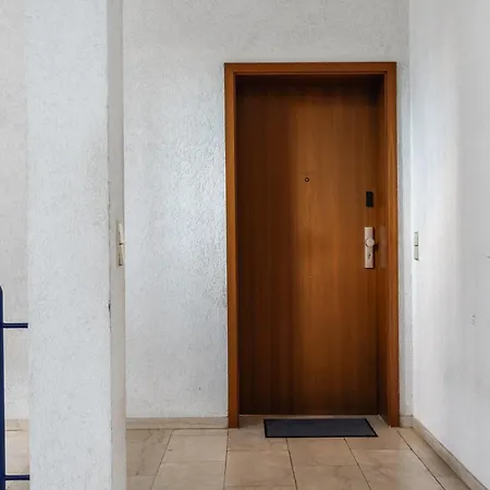 Апартаменты Gutenberg Mit Eigenem Stellplatz Баден-Баден